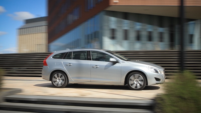 Volvo V60 Plug-in Hybrid D6 AWD Summum