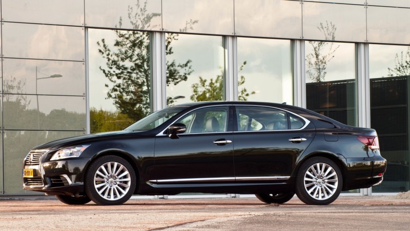 Lexus LS 600hL President Line