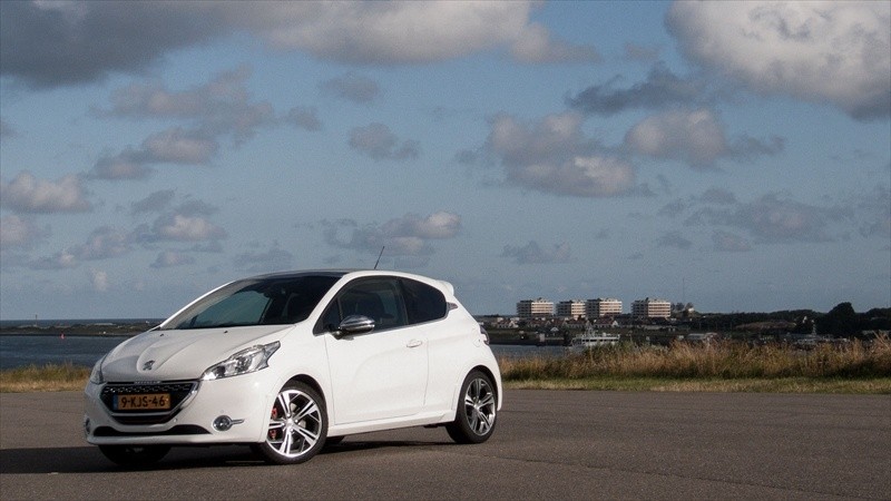 Peugeot 208 GTi 1.6 THP 