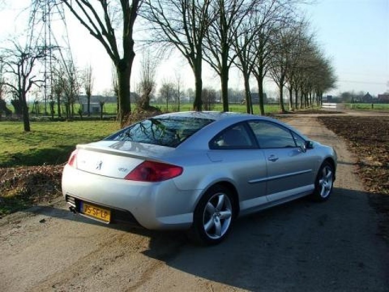 Peugeot 407 Coupé 3.0 V6 24V Féline