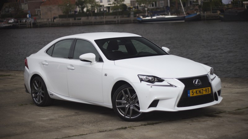 Lexus IS300h  F Sport Line