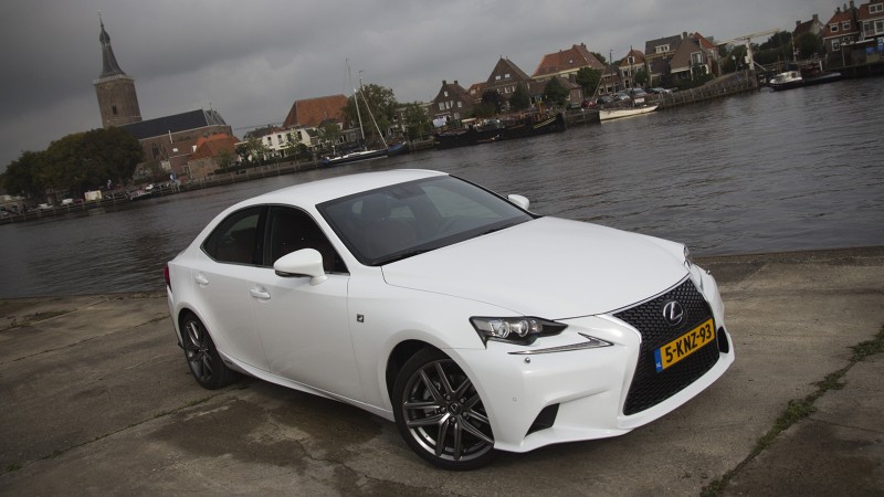 Lexus IS300h  F Sport Line