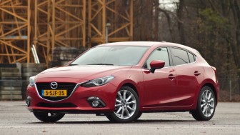 autotests van de Mazda -