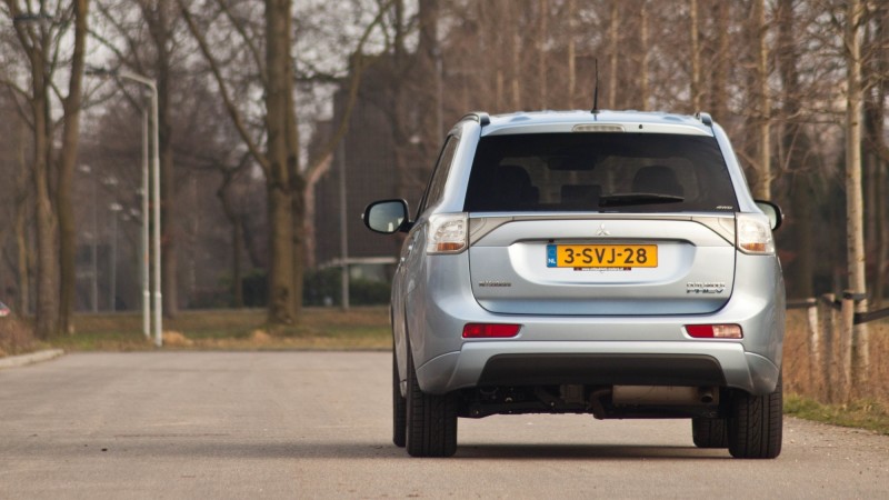 Mitsubishi Outlander PHEV  Instyle +