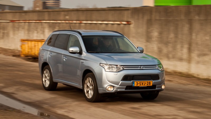 Mitsubishi Outlander PHEV  Instyle +