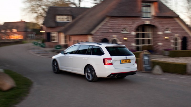 Skoda Octavia Combi RS 2.0 TSI DSG 