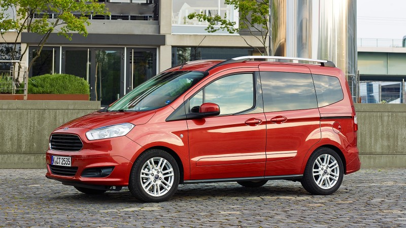 Ford Tourneo Courier 1.0 EcoBoost Titanium