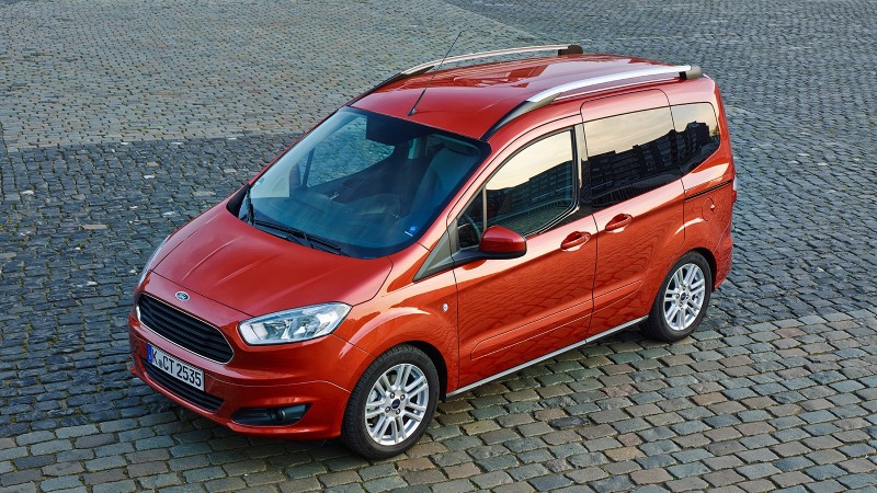 Ford Tourneo Courier 1.0 EcoBoost Titanium