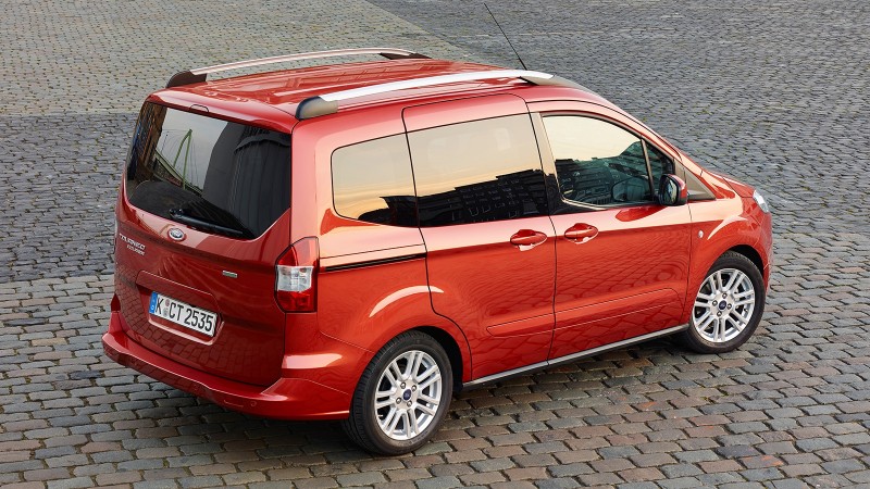 Ford Tourneo Courier 1.0 EcoBoost Titanium