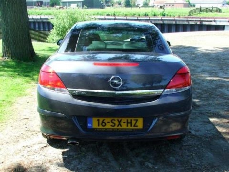 Opel Astra TwinTop 1.8 Cosmo