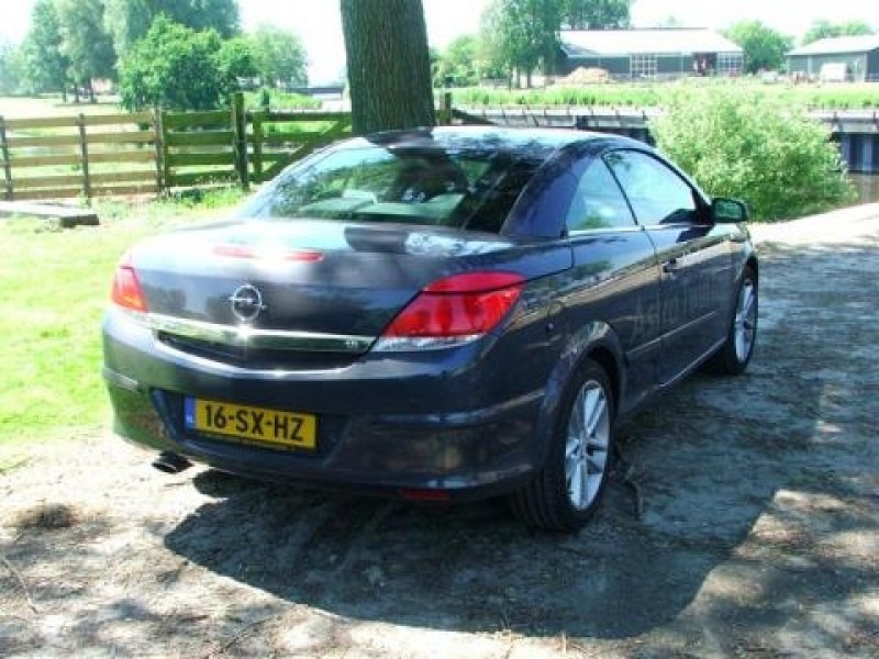 Opel Astra TwinTop 1.8 Cosmo