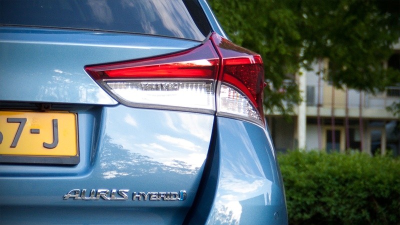 Toyota Auris Touring Sports Hybrid Lease Exclusive