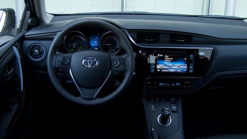 Toyota Auris Touring Sports Hybrid Lease Exclusive